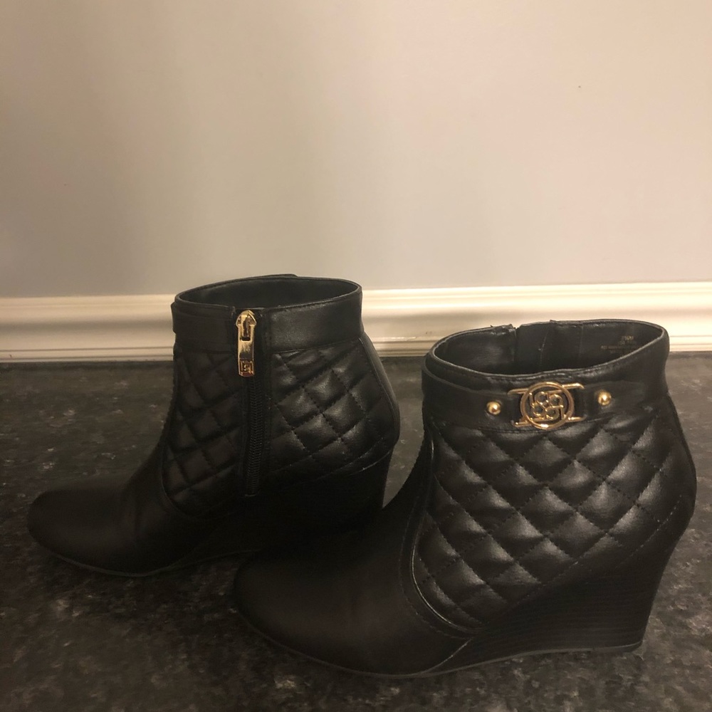 Liz Claiborne ankle booties. Size 7-1/2